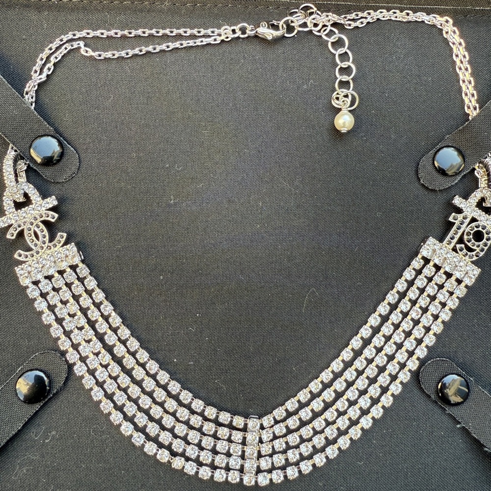 CHANEL 2022A SILVER TONE CC 19 LOGO WHITE BLACK CRYSTALS NECKLACE CHARM CHOCKER - Picture 6 of 15